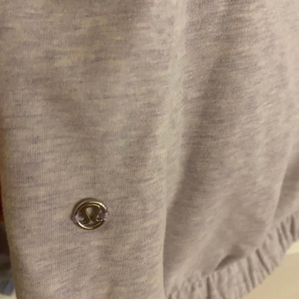 Lululemon - Picture 4 of 5